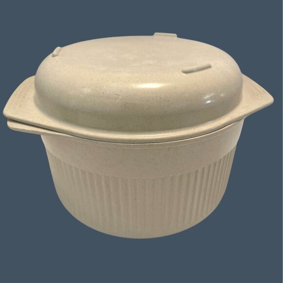 Microwave Oven 2 QT Casserole Dish W/Cover Lid Utility Dish Vintage Nordic Ware - Picture 1 of 10